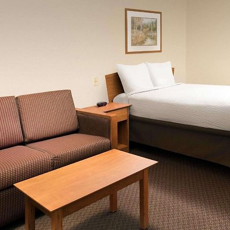Woodspring Suites Мидленд Экстерьер фото