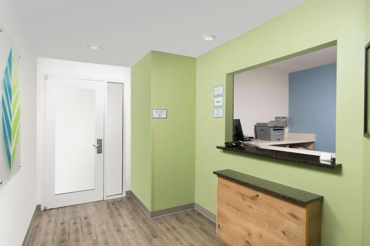 Woodspring Suites Мидленд Экстерьер фото