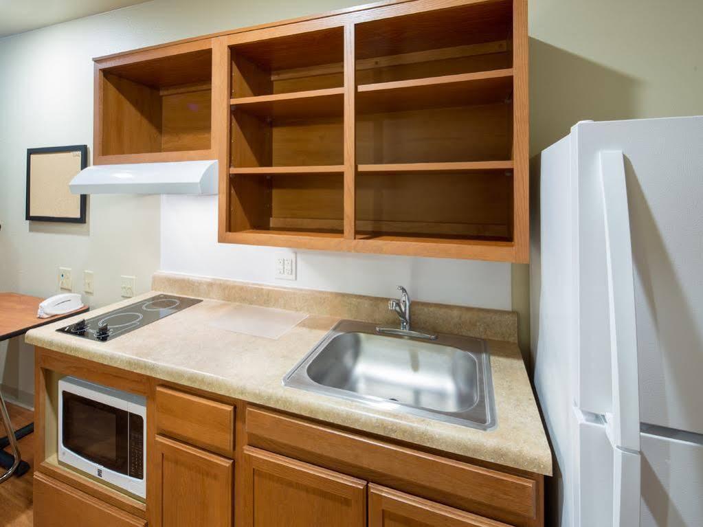 Woodspring Suites Мидленд Экстерьер фото