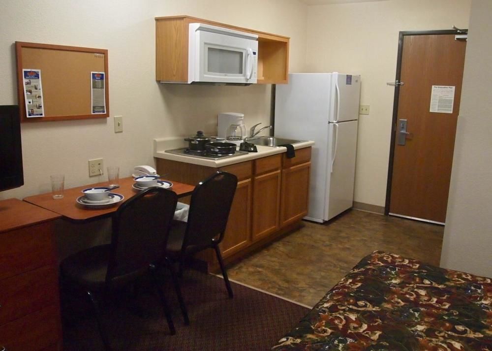 Woodspring Suites Мидленд Экстерьер фото