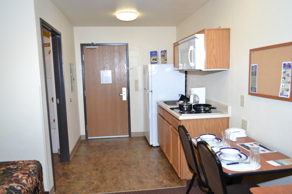Woodspring Suites Мидленд Экстерьер фото