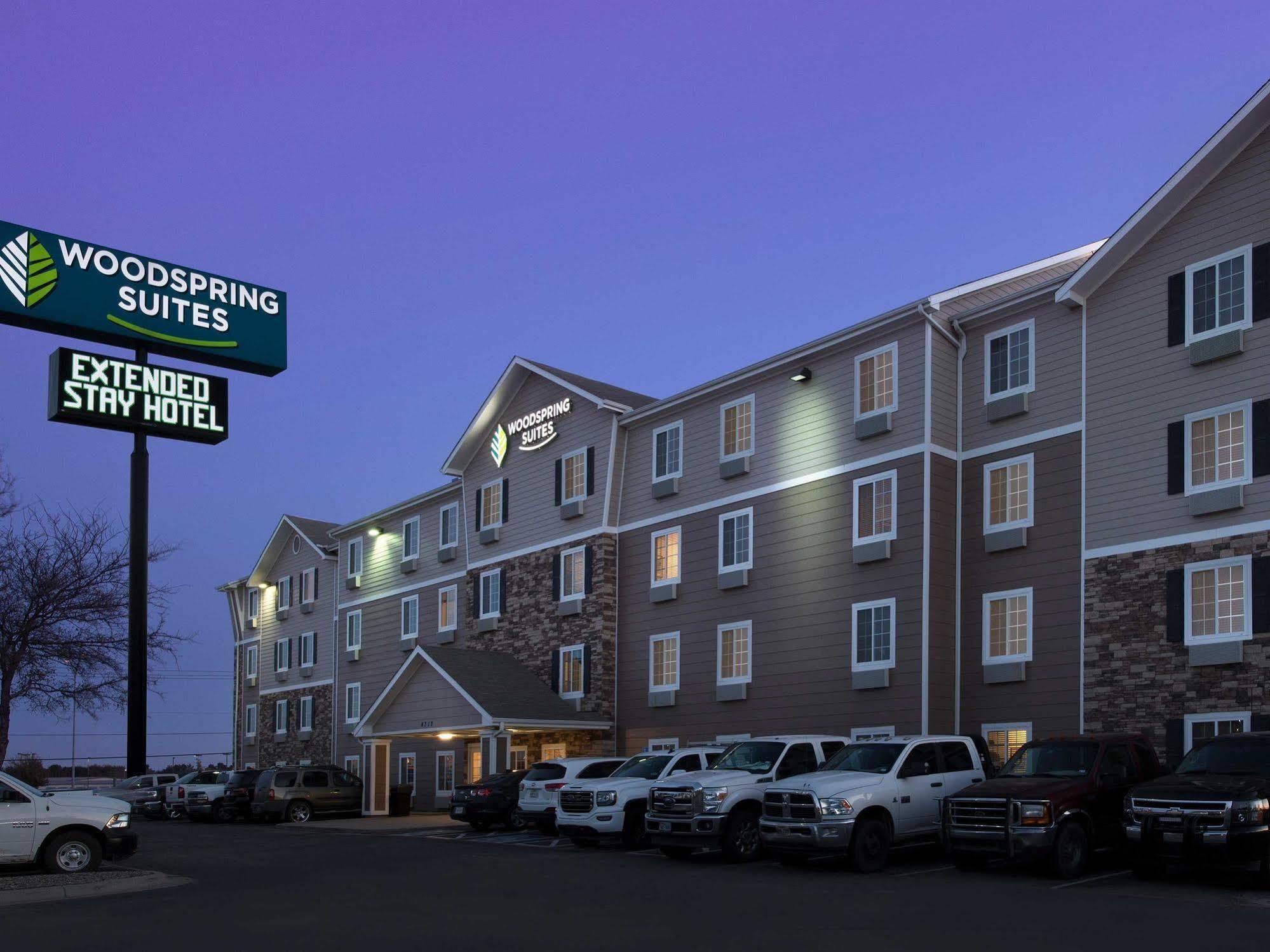 Woodspring Suites Мидленд Экстерьер фото