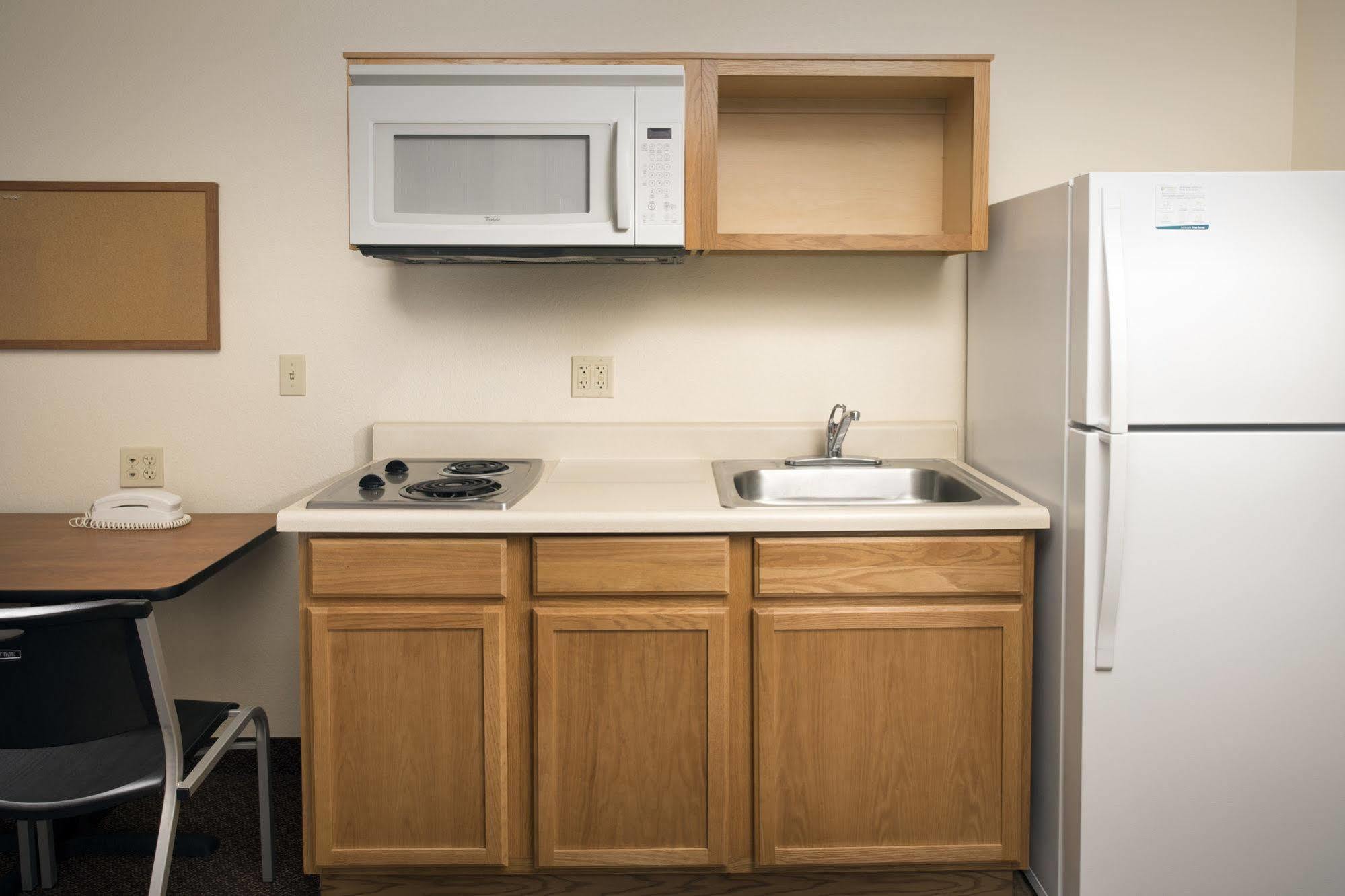 Woodspring Suites Мидленд Экстерьер фото